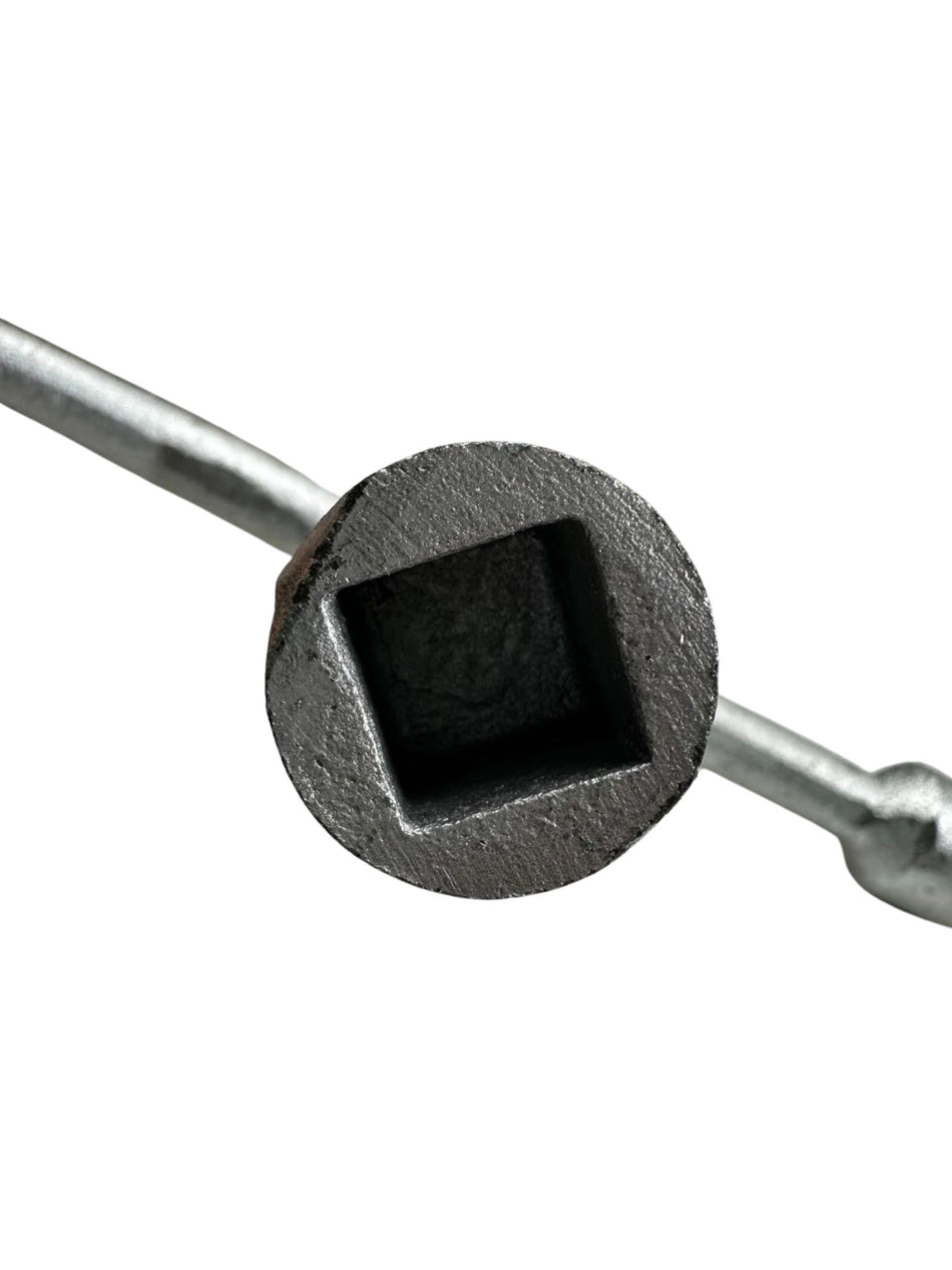 Lifting and operating key, 15/17, cross, galvanized