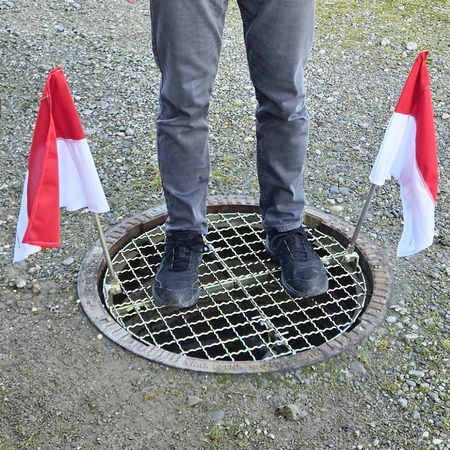 Belüftungsgitter SG030 Ø 670 mm Schachtabdeckung geschlossen (mit Fahnen)