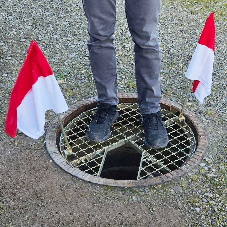 Arbeitsgitter SG020 Ø 1040 mm - Sondergröße - Schachtabdeckung mit Aussparung